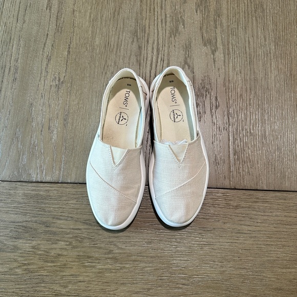 TOMS Women’s Slip On Shoes Size 8 Beige - Picture 8 of 11